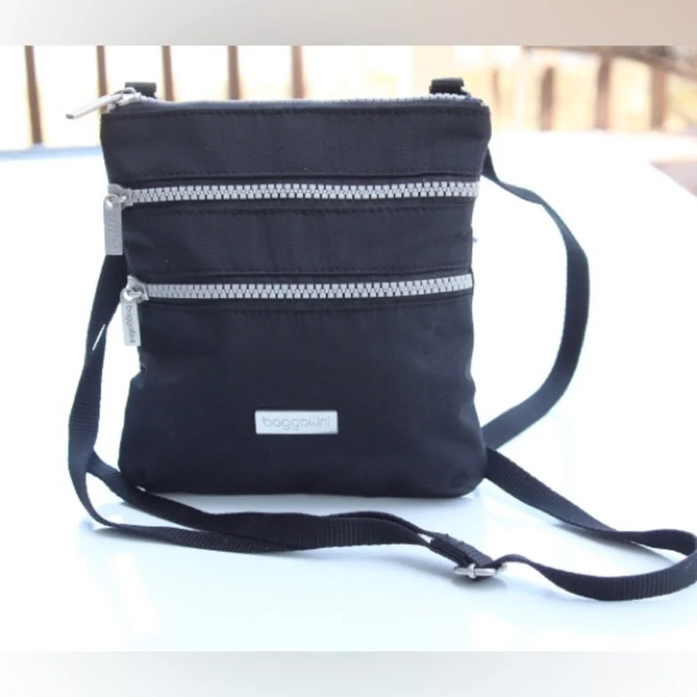 Baggallini triple zip cross body bag